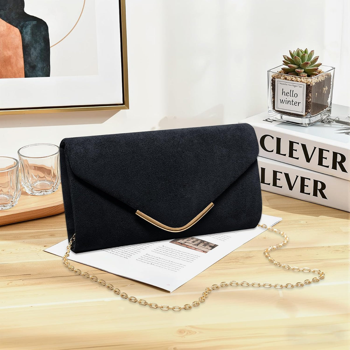 Women's Leather Envelope Clutch Bag with Chain, Elegant Minimalist Evening Handbag, 22x12x5 cm